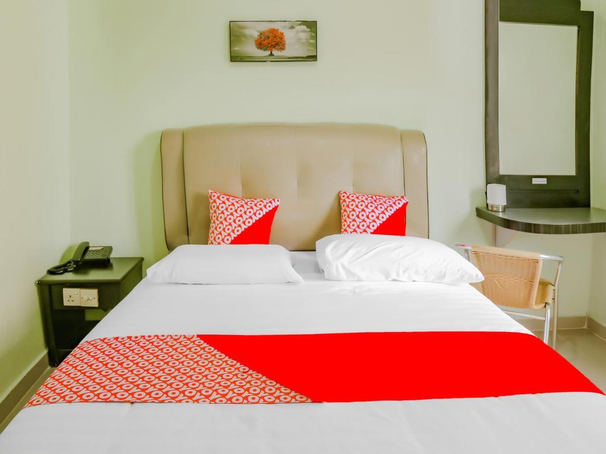 Oyo 90269 Hotel Indorasa 2 Jodoh  Ngoại thất bức ảnh
